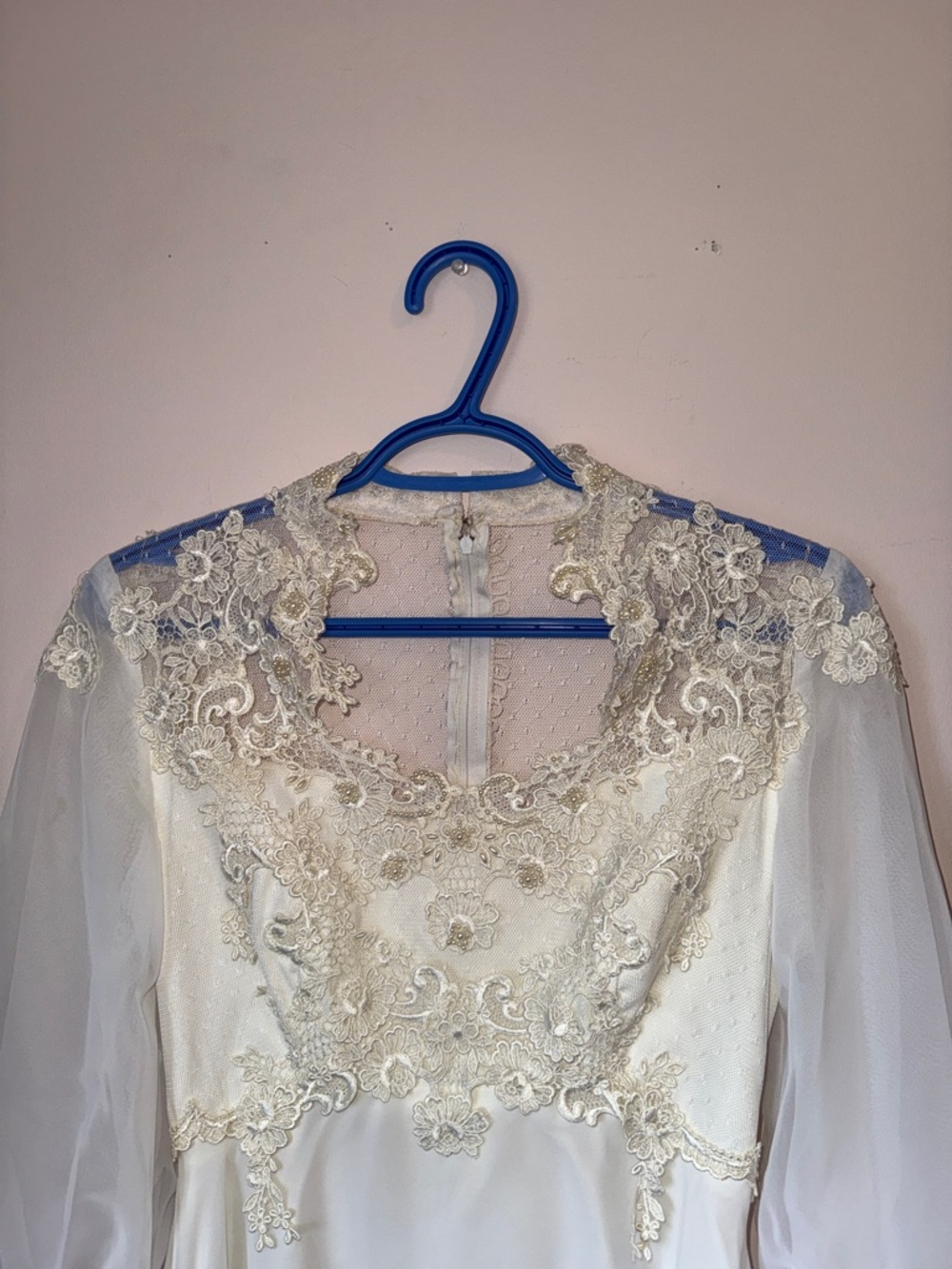 Vintage Ivory Lace Bodice Long Sleeve Wedding Dress - Picture 2 of 6